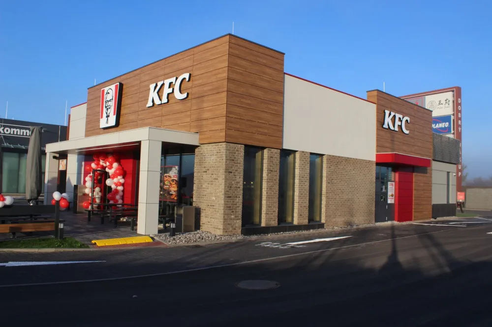 Plzeňáci si zamilovali křupavé kuřecí kousky. KFC otevřelo již šestou restauraci v Plzni!