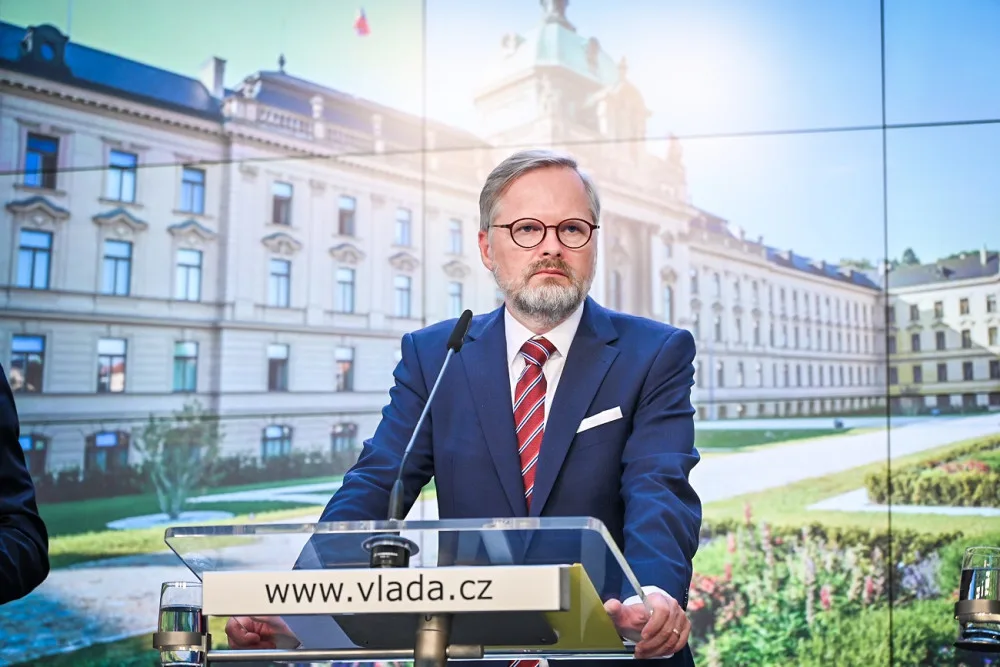 Petr Fiala: V případě stavby gigafactory zajistíme činnosti na letišti v Líních u Plzně někde jinde