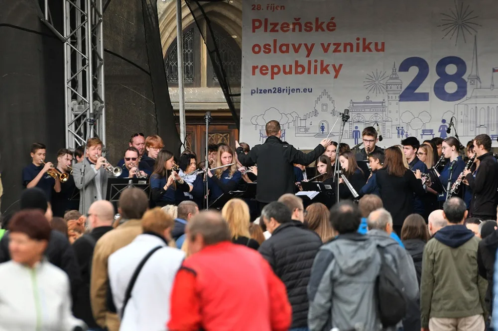 Výročí vzniku republiky oslavilo v ulicích Plzně 50 tisíc občanů i návštěvníků města