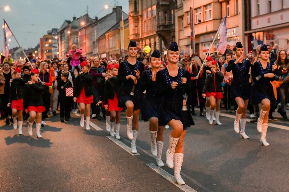 Výročí vzniku republiky oslavilo v ulicích Plzně 50 tisíc občanů i návštěvníků města