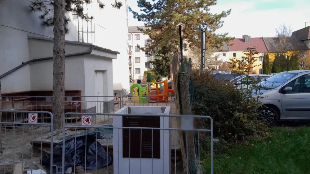 Školku zamořil plyn, který dovnitř vnikl okny. Záchranáři evakuovali 46 osob, pět dětí skončilo v nemocnici
