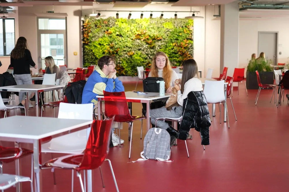 Nový kampus Lékařské fakulty v Plzni se pyšní moderním zázemí a špičkovými technologiemi