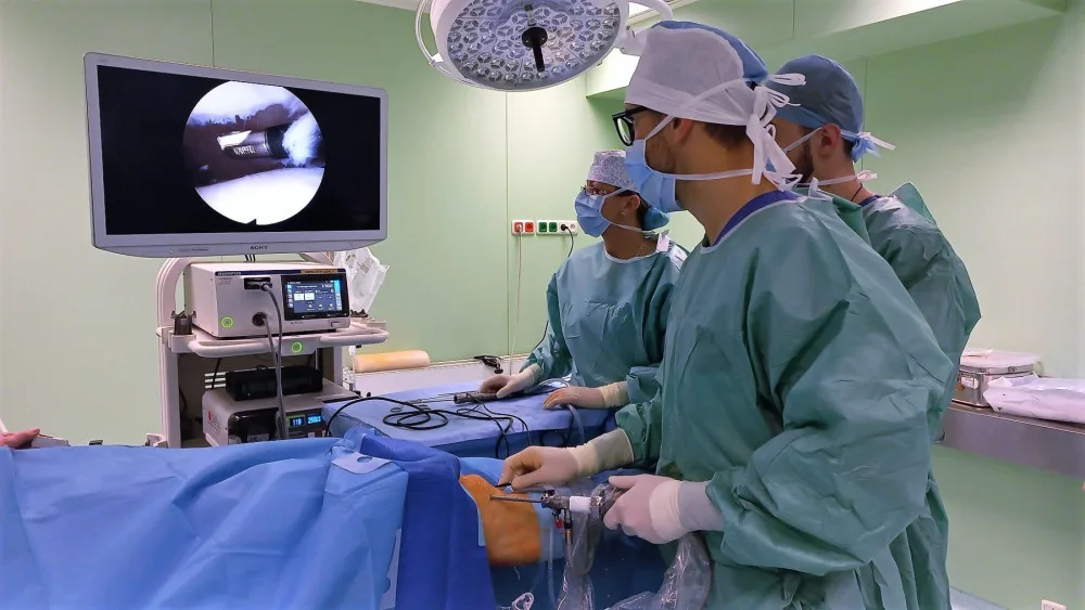 Obrovský zájem pacientů vyvolala nemocnice nabídkou artroskopických operací kolen i ramen s krátkou čekací lhůtou