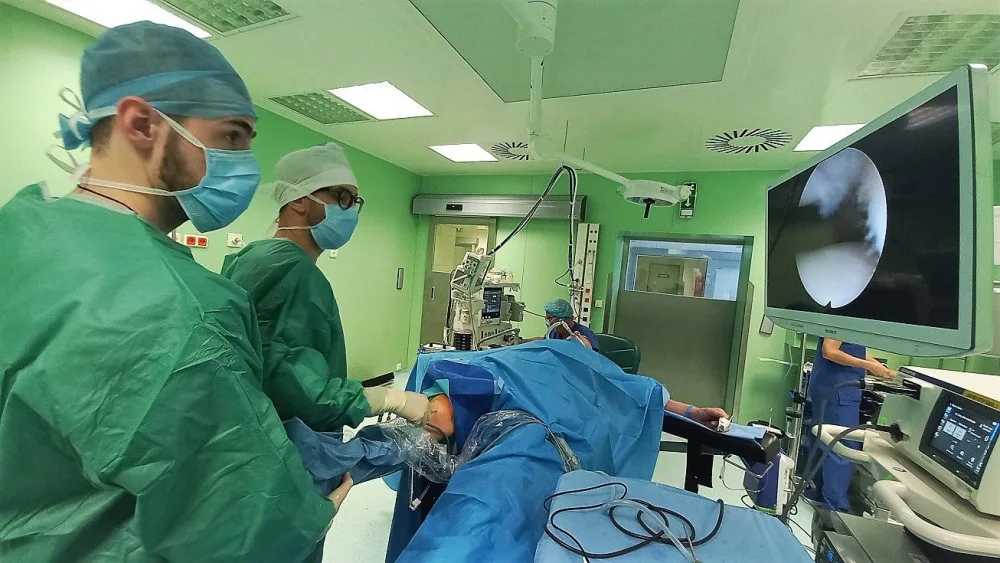 Obrovský zájem pacientů vyvolala nemocnice nabídkou artroskopických operací kolen i ramen s krátkou čekací lhůtou