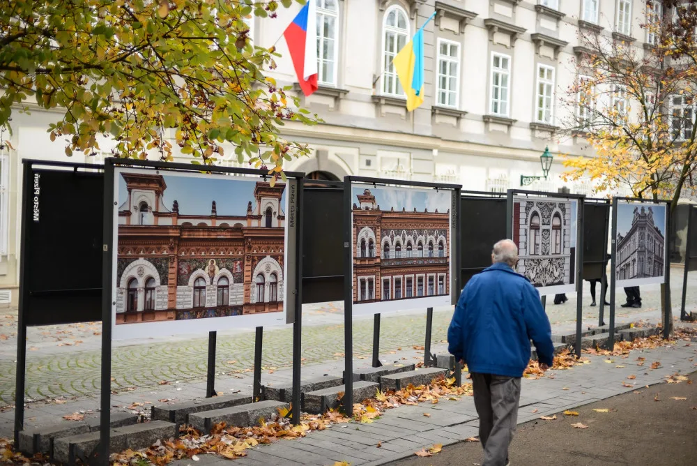 Legendární malíř v Plzni vyzdobil 19 měšťanských domů, dnes si město připomíná 170 let od jeho narození
