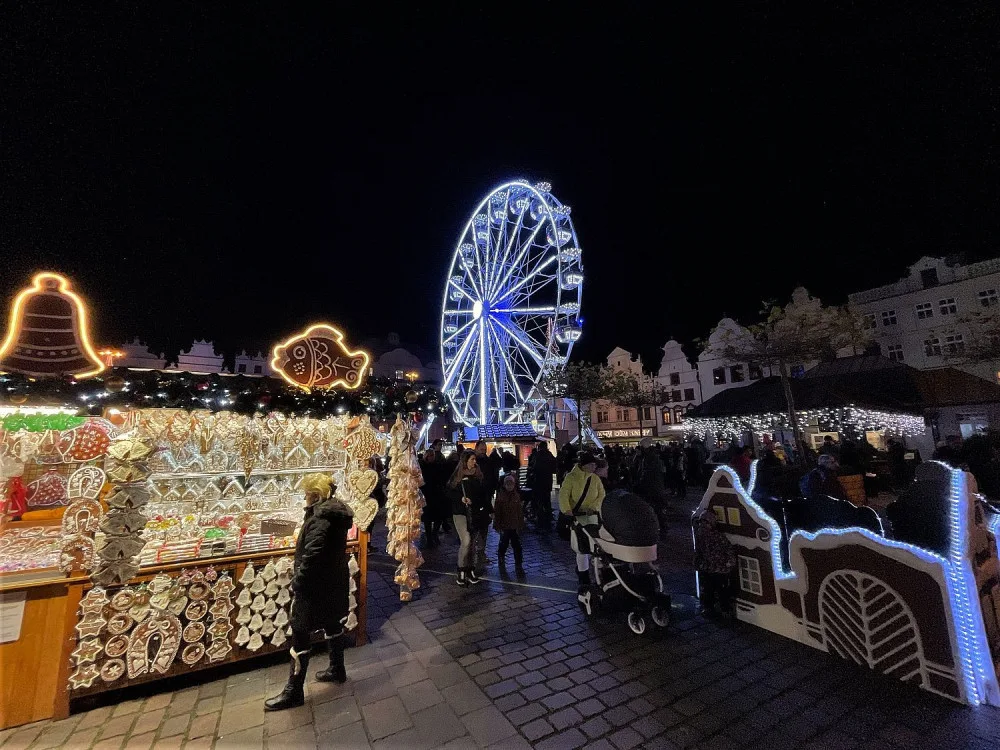 Adventní trhy lákají na velkolepý ohňostroj a bohatý kulturní program, chybět nebude ani vyhlídkové kolo