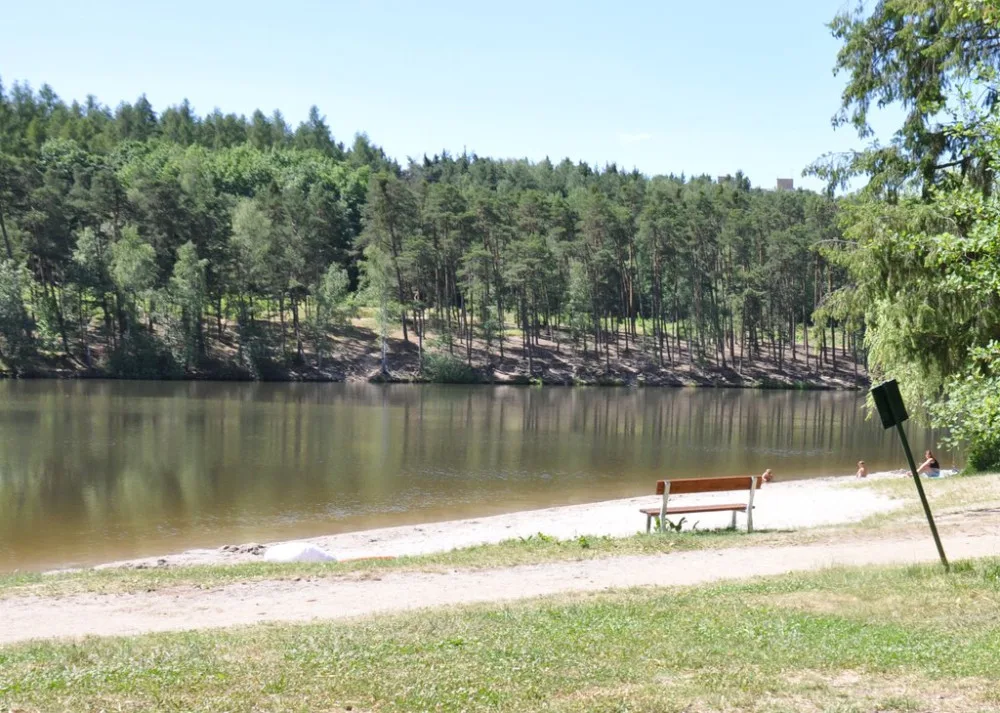 Šaldovský rybník bude mít lepší přístup k vodě, radnice také nechá zpevnit jeho břeh, aby nedocházelo k erozi