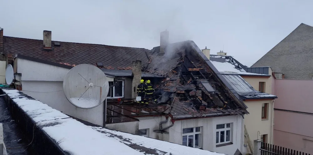 Požár podkroví domu v centru Sušice způsobil škodu za čtyři miliony korun