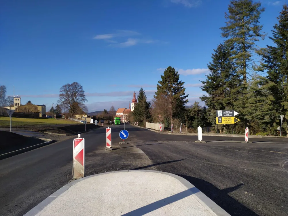 Motoristům odpadne další dlouhé čekání v kolonách, konečně končí i oprava silnice I/20 v Nepomuku