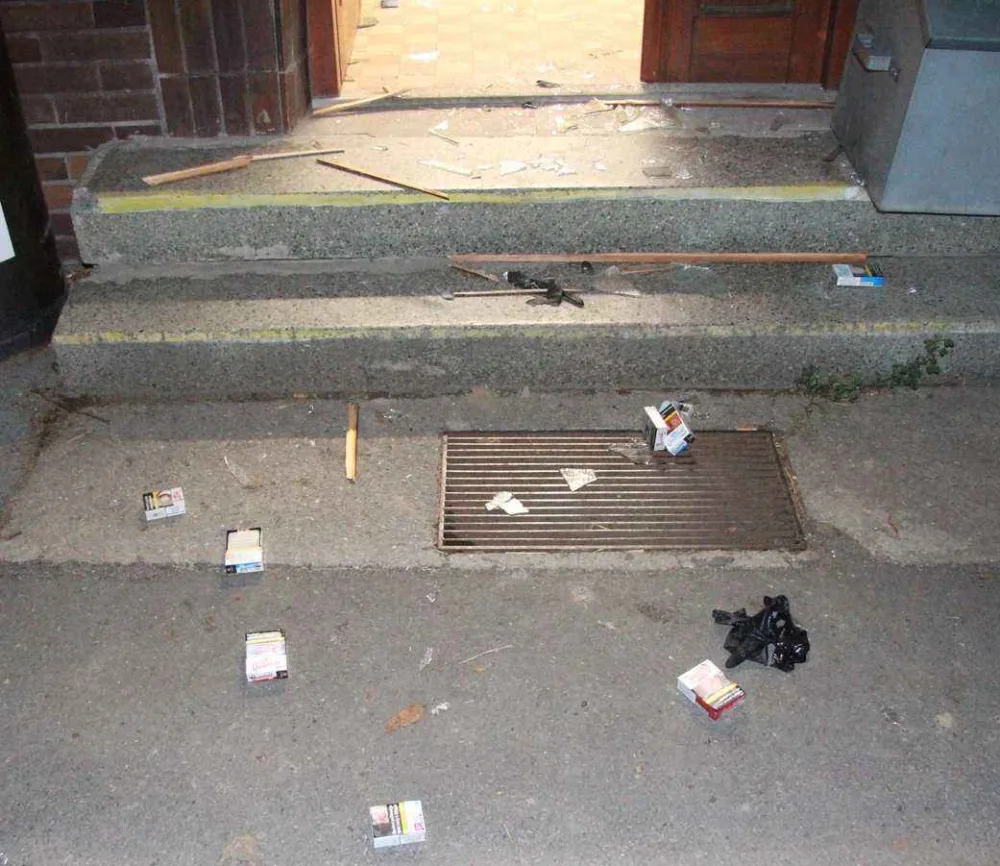 Mladík ukradl veterána a několikrát se vloupal do té samé prodejny, způsobil škodu přes čtvrt milionu
