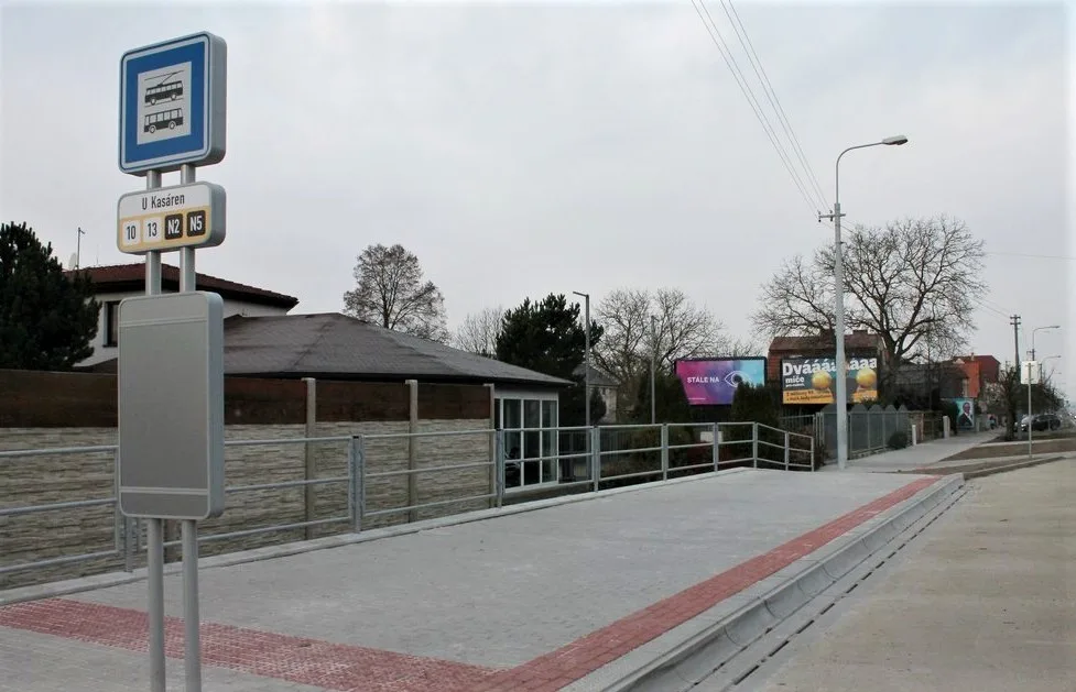Cestujícím v trolejbusech začne sloužit nová zastávka U Kasáren v Nepomucké ulici