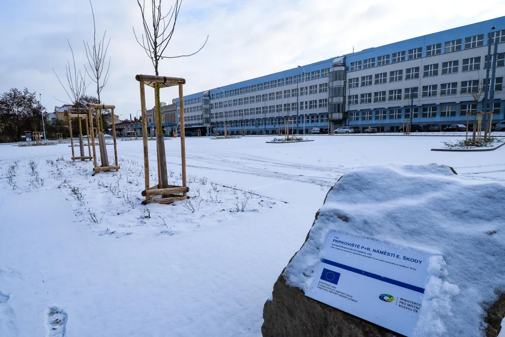 Řidiči mohou využívat nové záchytné parkoviště u autobusového nádraží, pojme až 163 aut