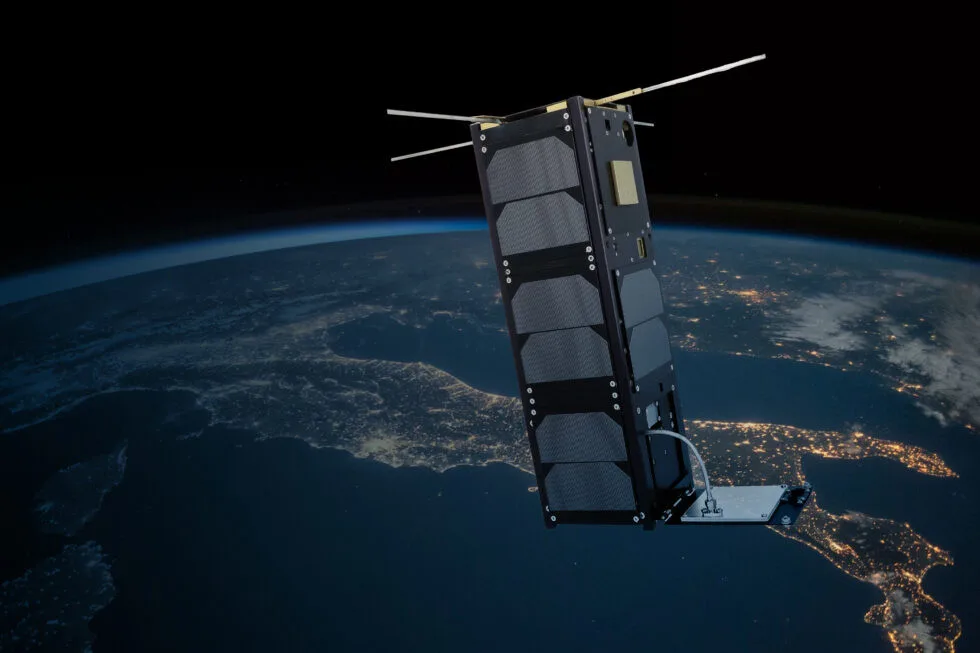 Český nanosatelit už 5800krát obletěl zemi, pokyny dostává z plzeňské univerzity