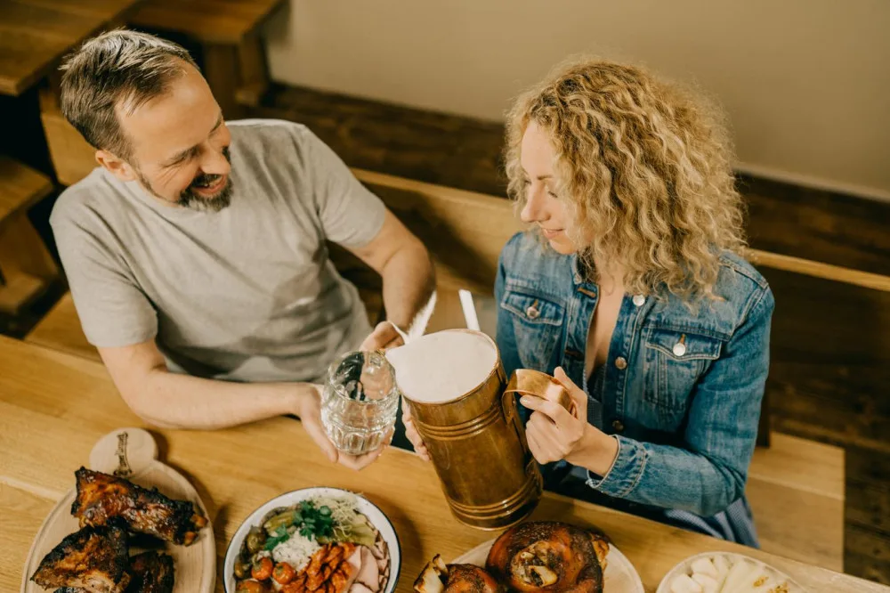 1674043996618-231-brunch-na-spilce-ilustracni-foto