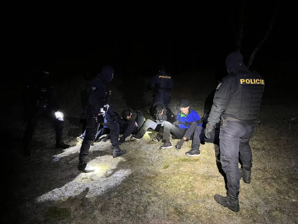 Policie stále pátrá po šesti Maročanech, kteří v úterý uprchli ze záchytného zařízení pro cizince