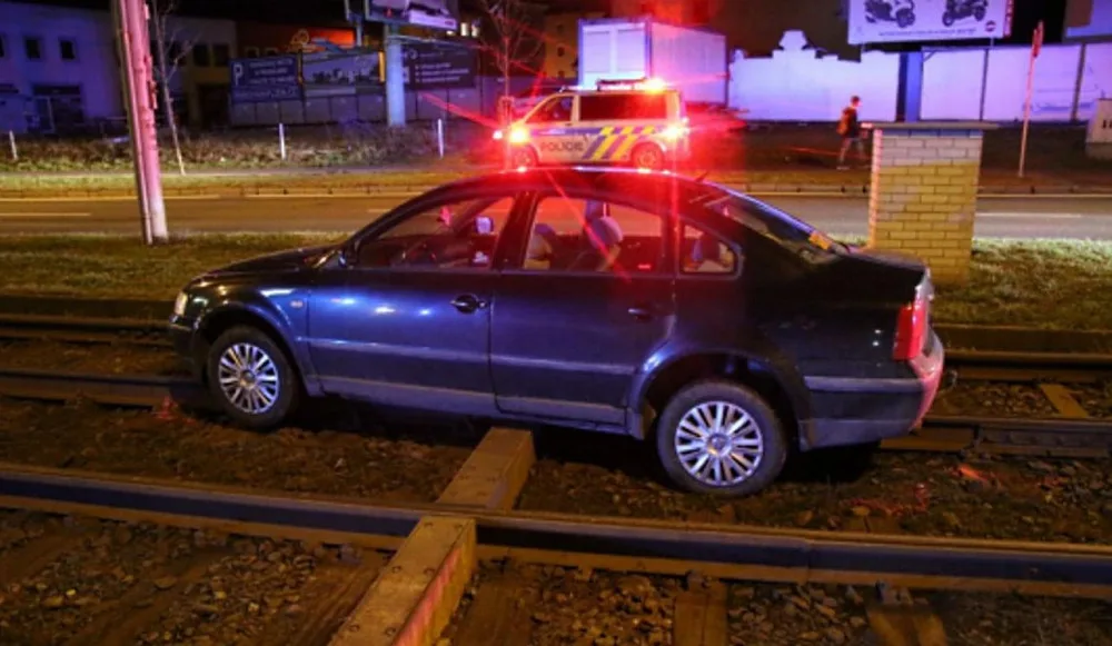 V polovině ledna skončila v kolejišti opilá řidička, foto: Policie ČR