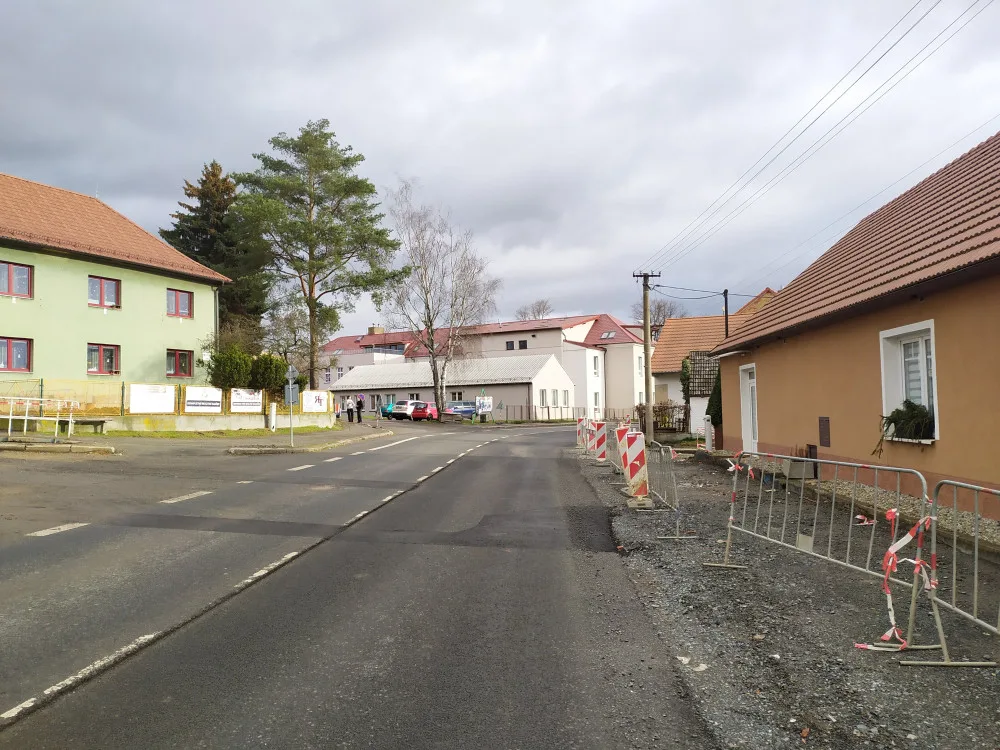 Řidiče čekají na hlavním tahu z Plzně na Tábor dopravní omezení, projedou kyvadlově