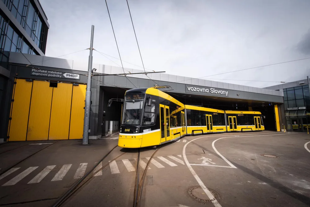 Skončila rekonstrukce tramvajové vozovny v Plzni na Slovanech za 1,8 miliardy