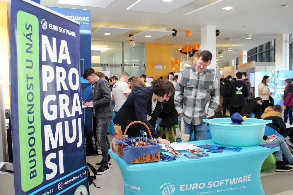 Na veletrhu pracovních příležitostí se prezentovalo 140 firem