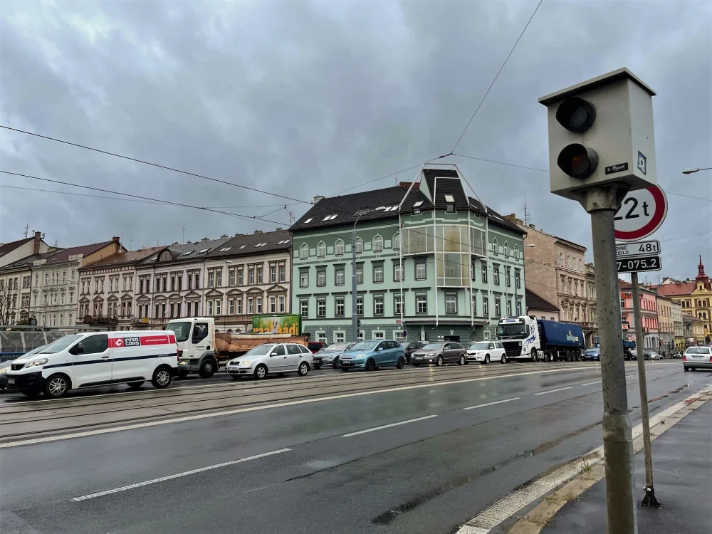 Západní okruh odvedl z centra Plzně desítky tisíc aut