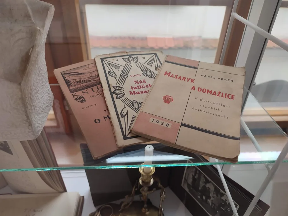 Před 100 lety navštívil Masaryk Domažlice, vítaly ho davy nadšených lidí v krojích a bohatá výzdoba