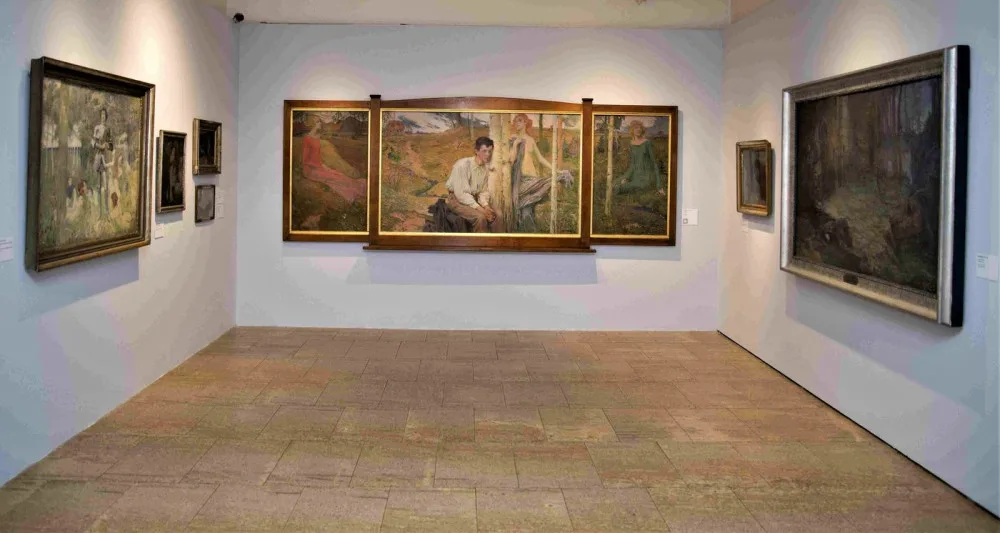 Galerie v Plzni prezentuje nejlepší výtvarná díla ze své slavné sbírky. Vystavuje Muchu, Kupku, Slavíčka, Brožíka i Váchala