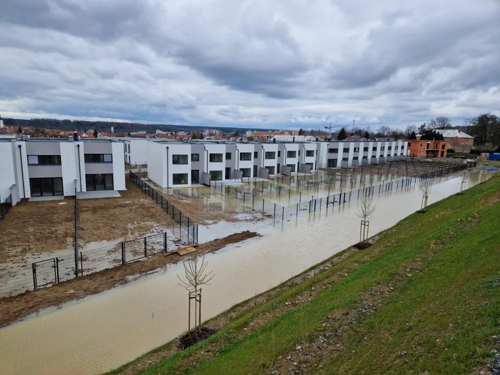 Vydatné deště zvedly hladiny řek v Plzeňském kraji, zvýšený průtok hlásí Úslava, Klabava i Mochtínský potok