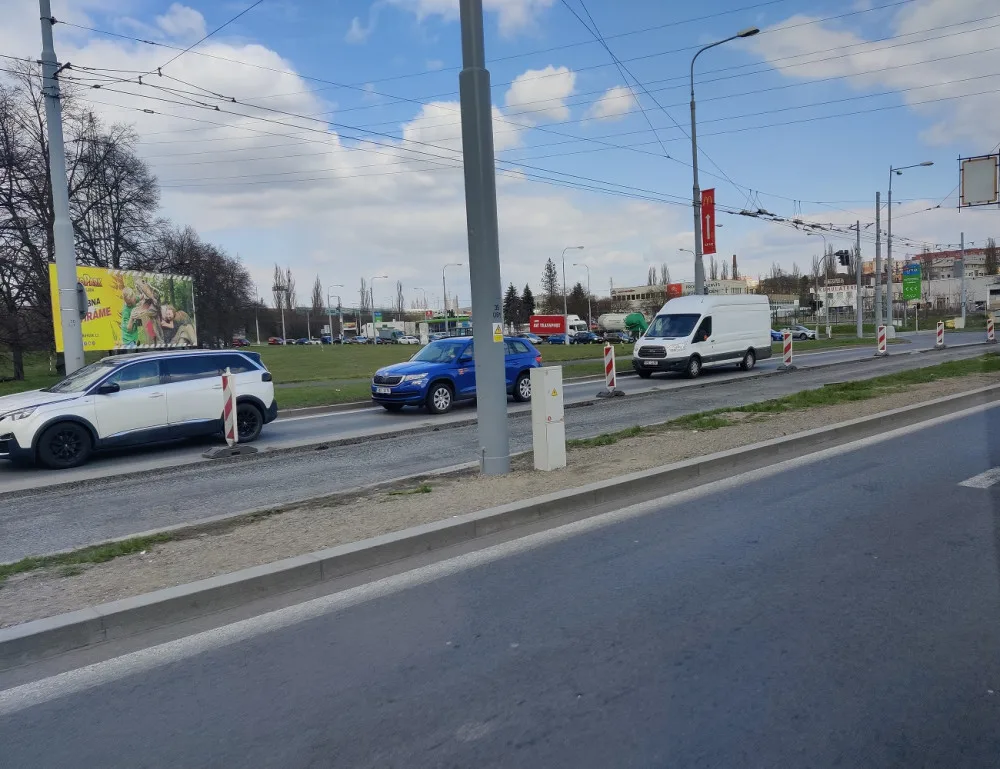 Co si myslí zastupitelé Plzně o tom, že si občané stěžují na na dlouhé kolony a špatný průjezd městem v souvislosti s množstvím oprav ulic?