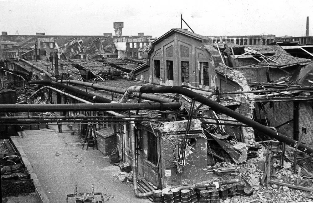 Nálet amerických bombardérů před 78 lety zdemoloval plzeňskou Škodu, zbrojovka stále vyráběla zbraně pro Německo