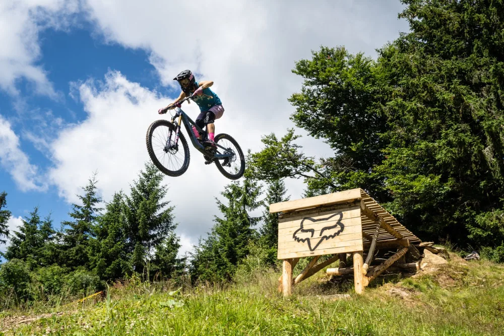 Šumavský Ski&amp;Bike Špičák startuje letní sezonu o šest týdnů dříve než loni, otevře také novou restauraci