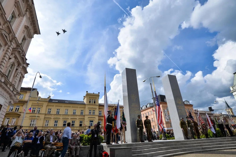 Plzeňané si při pietním aktu u pomníku Díky, Ameriko! připomněli osvobození, poprvé bez veteránů