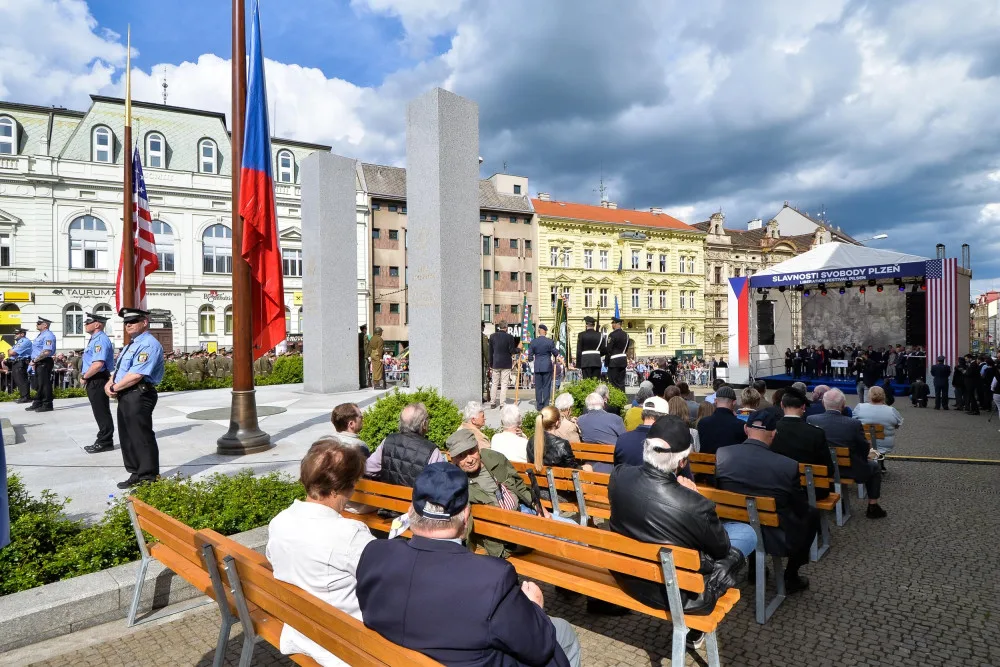 Plzeňané si při pietním aktu u pomníku Díky, Ameriko! připomněli osvobození, poprvé bez veteránů