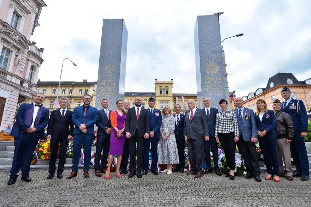 Plzeňané si při pietním aktu u pomníku Díky, Ameriko! připomněli osvobození, poprvé bez veteránů