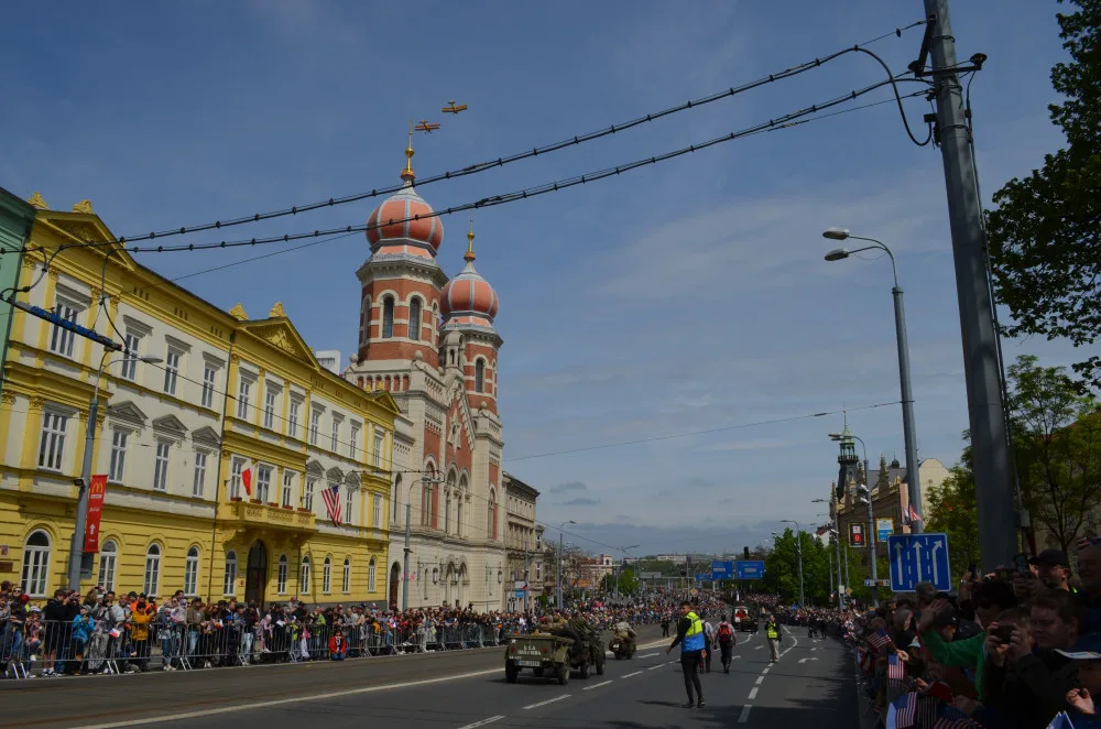 Plzeňské čtyřdenní Slavnosti svobody si nenechaly ujít desítky tisíc lidí, hojná účast byla i v Rokycanech