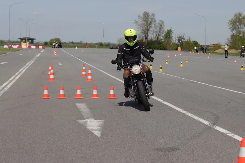 Bezmála čtyřicet bezplatných motorkářských kurzů letos nabízí projekt Učme se přežít. Novinkou je kurz pro skútry