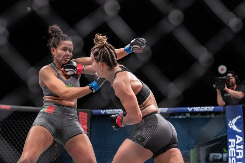 Pokud chce plzeňská šampionka MMA v USA dál bojovat o milion dolarů, musí soupeřku ukončit v prvním kole