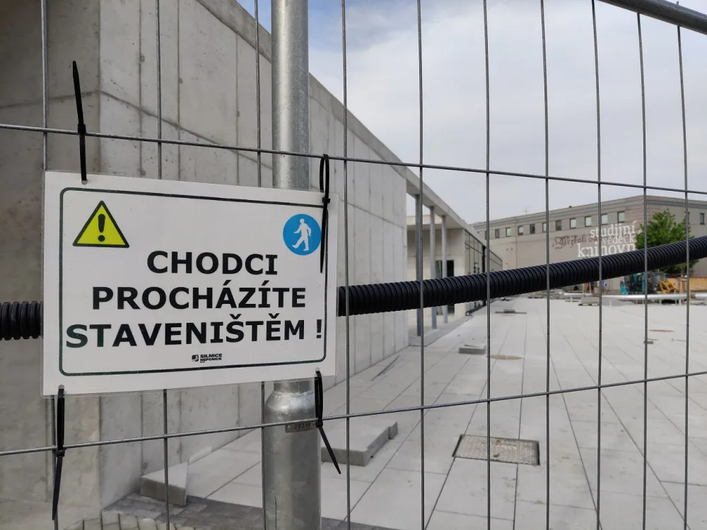 Obvod hledá nájemce pro dokončovanou bránu do Borského parku, bude tam kavárna a veřejné wc