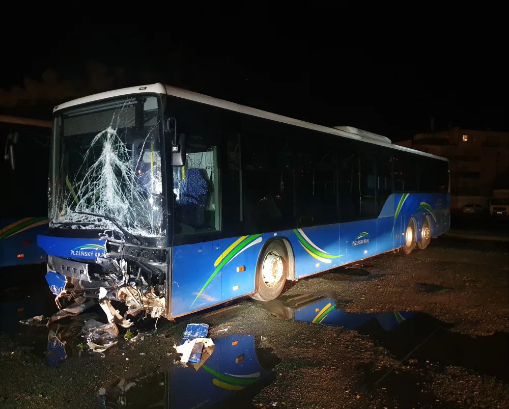 Středoškolák chladnokrevně zabránil obrovské tragédii po kolapsu řidiče autobusu, ve kterém on sám cestoval
