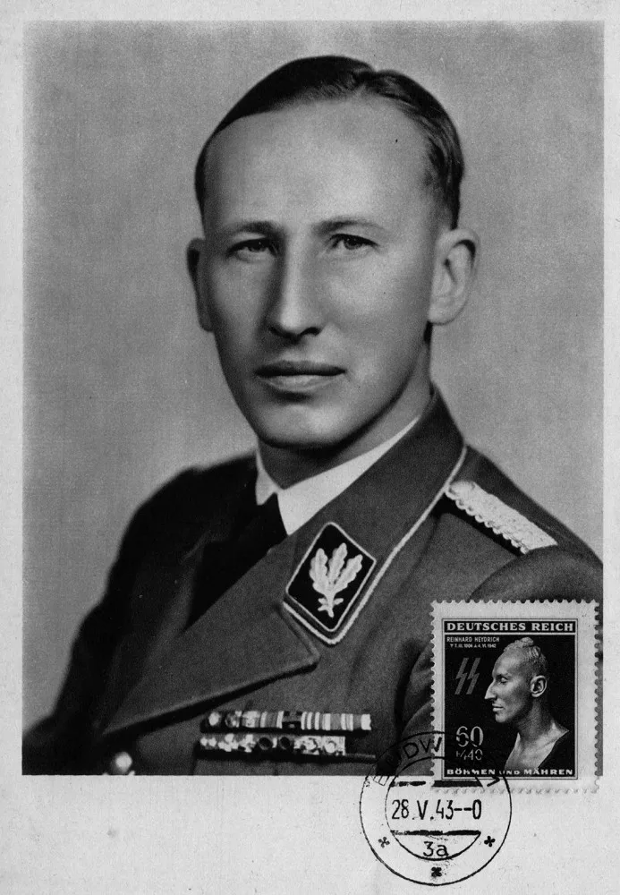 Protektorátní pošta vydala už 28. května 1943 příležitostnou smuteční známku s obrazem Heydrichovy posmrtné masky.
