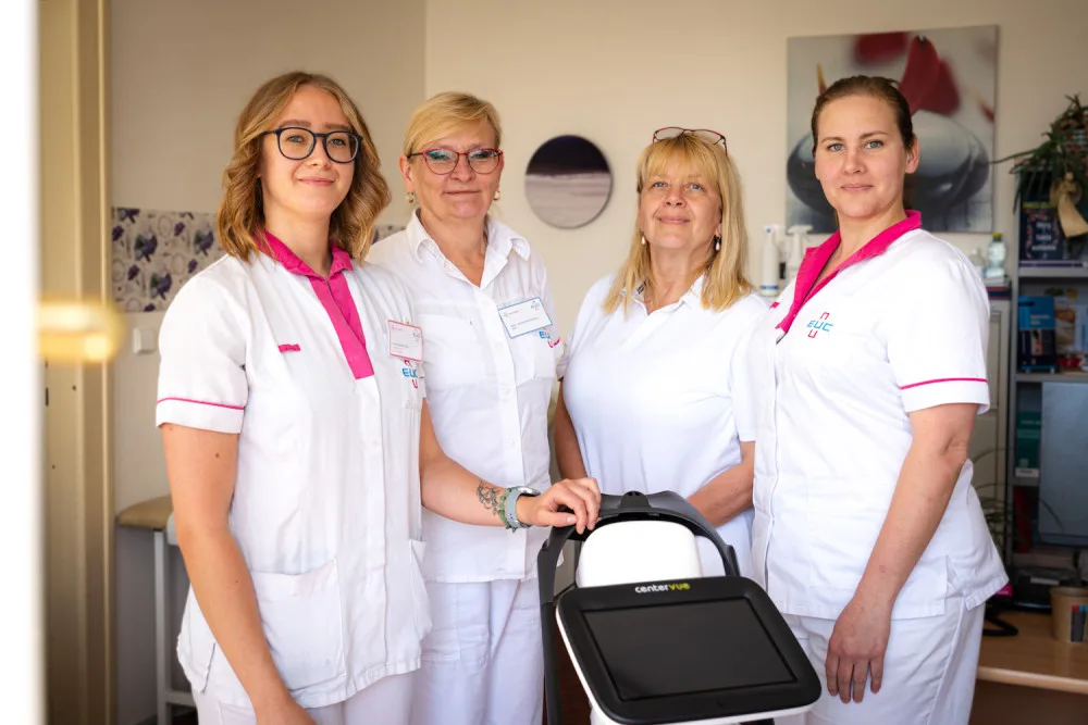 Zleva: Jana Sponnerová, DiS., MUDr. Libuše Hrdličková, MUDr. Jindřiška Šroubková, Bc. Jindra Zieglerová – personál diabetologické ambulance EUC Kliniky Plzeň