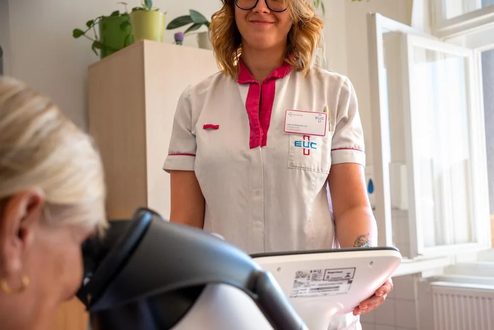 Vyšetření očí diabetiků bez rozkapání, rychle a spolehlivě, vzkazují lékaři z EUC Kliniky Plzeň