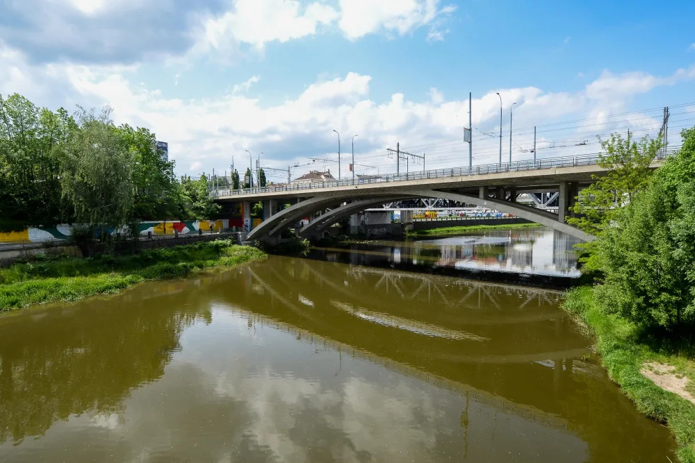 ODS navrhuje dočasné otevření Americké, mohlo by to pomoci dopravě kolabující kvůli uzavírce mostu Milénia