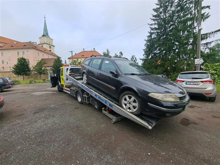 Radnice se nekompromisně pustila do boje s vraky na parkovištích