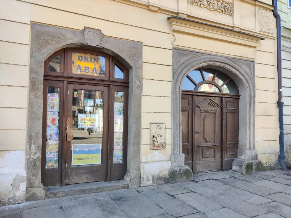 Více než třicet let tam stál Orin Tabák