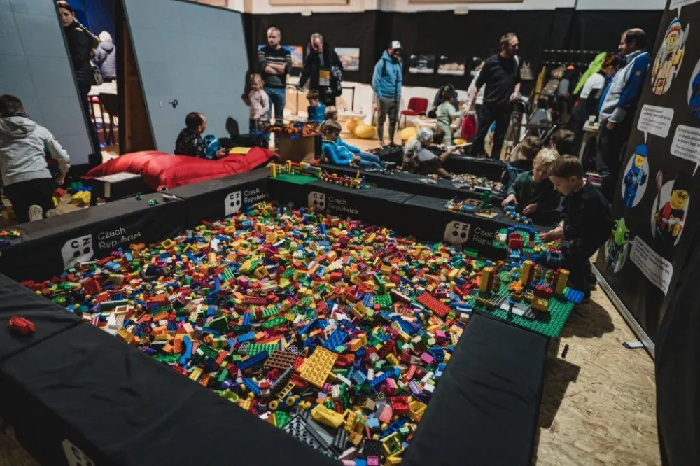 Dobrodružství v Trnkově Zahradě nebo svět fantazie v kostkách LEGO®, takové bude rodinné léto v DEPO2015