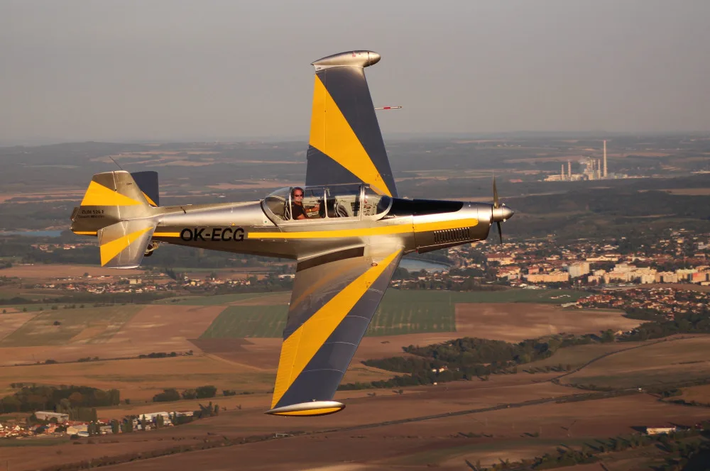 Pavel Krejčí v letounu Zlin Z-526