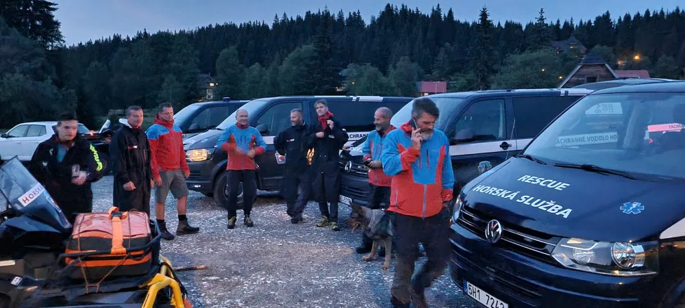 Žena se ztratila cestou ze šumavského Roklanu, pátrá po ní česká i německá policie