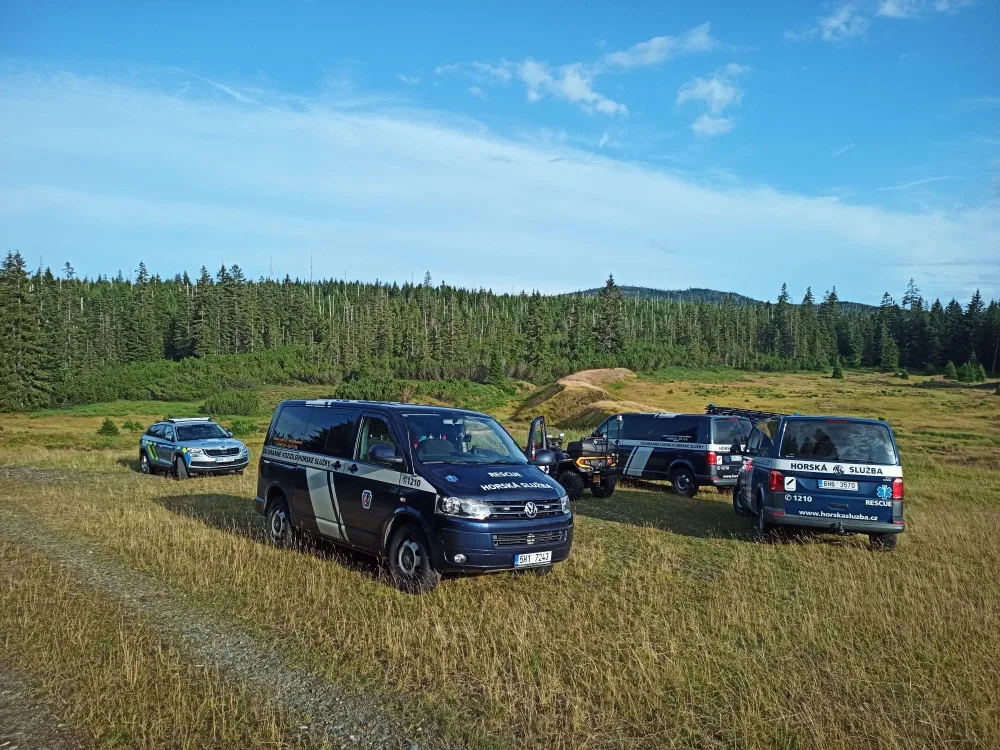 Žena se ztratila cestou ze šumavského Roklanu, pátrá po ní česká i německá policie