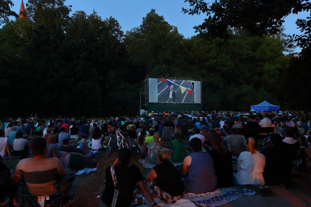 Loňské promítání v Lobezském parku mělo úspěch