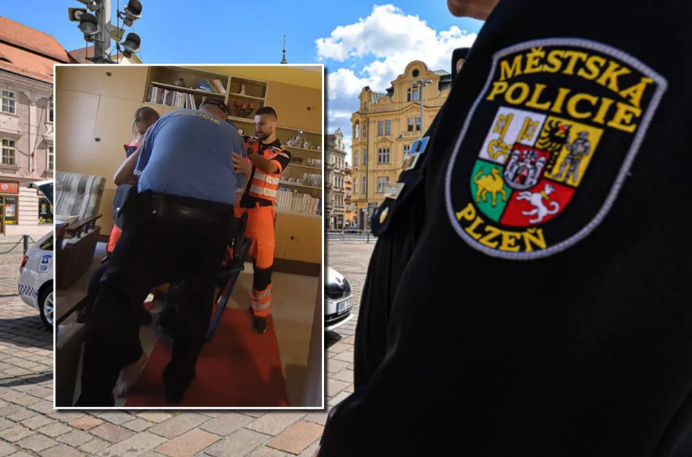 Bezmocná seniorka seděla s bolavou nohou na zemi vedle vany a slabě volala o pomoc, sousedé ji neviděli několik dní
